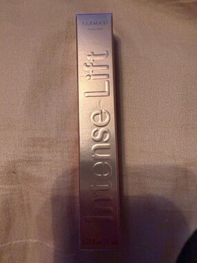 Farmasi Metallic Rose Gold Intense Lift Mascara Packaging